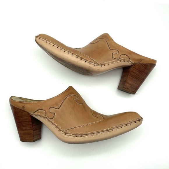 Frye Phoenix Mule Clog Leather Stacked Heel Tan Slip
On Pointed Toe Shoe 9.5 - Picture 8 of 8